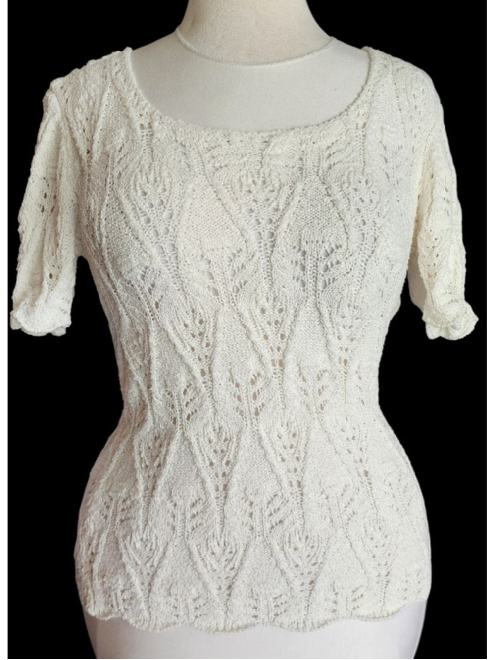 Daytrip White Lace Knit Top Size L Short Sleeve Scalloped Hem Openwork Sweater